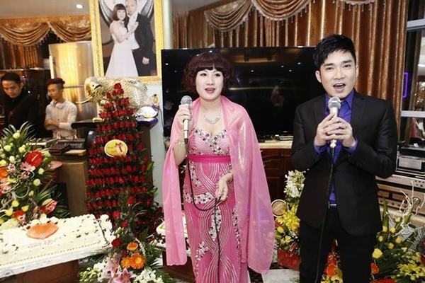 Sao Việt thu trăm triệu sau hát đám cưới, nghe mà 