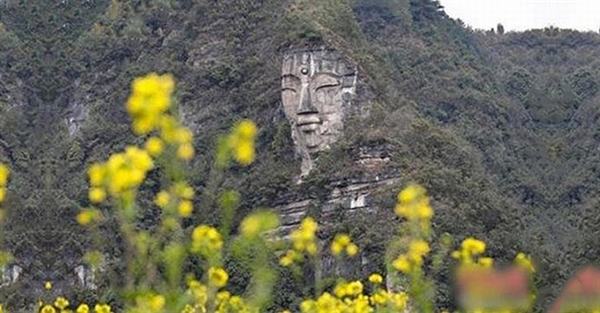 Sau hàng ngàn năm ngủ vùi, bức tượng Phật lớn nhất thế giới bất ngờ lộ diện trước công chúng