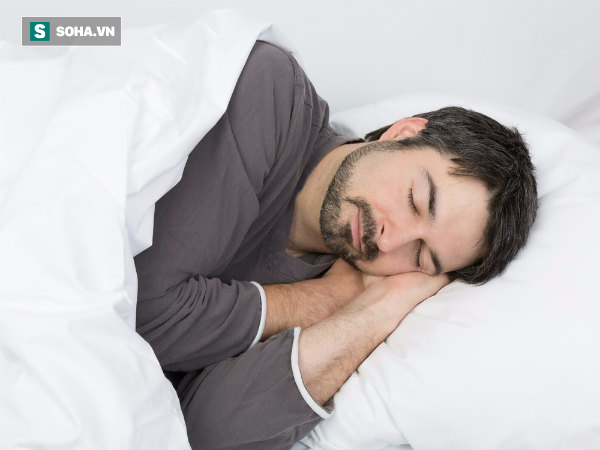 10 thói quen nguy hiểm trước khi đi ngủ: Xem mình mắc bao nhiêu lỗi để từ đó còn tránh