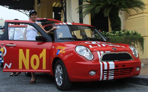 Nghịch lý thị trường ôtô Việt Nam: Khi xe rẻ...không rẻ