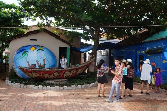 Con đường thuyền thúng đầu tiên tại Việt Nam ở làng Bích Họa