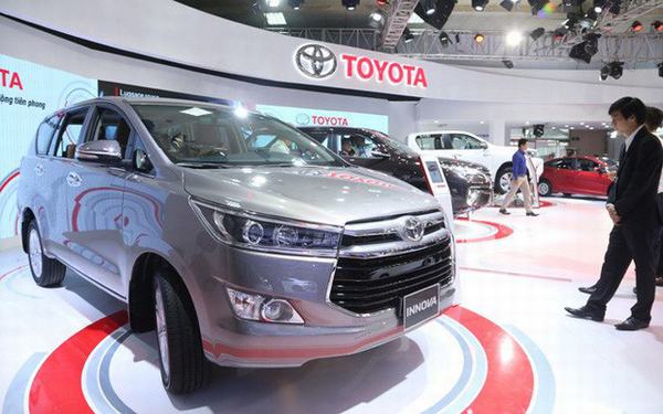 Ô tô Toyota giảm chưa từng có, Ford xuống giá ngay 130 triệu