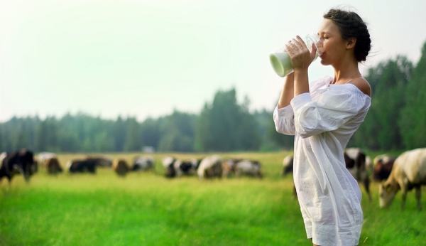 Uống sữa nhiều để đẹp da, khỏe mạnh: Sai lầm nghiêm trọng