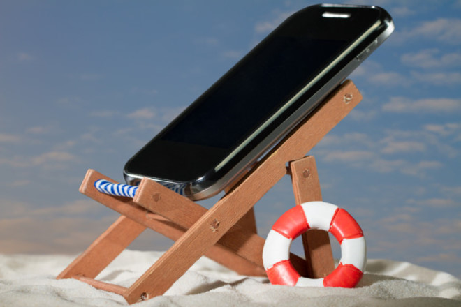 8 cách để smartphone không bị nóng trong mùa hè