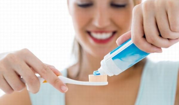 Những thói quen nguy hiểm, cần loại bỏ ngay khi đánh răng