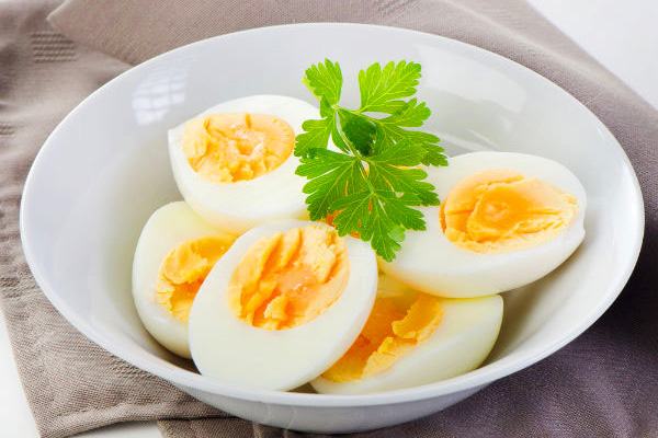 Trứng gà biến thành thuốc độc nếu 'dễ dãi' khi chế biến
