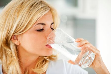 Uống nước nhiều trước khi đi ngủ tai họa khôn lường