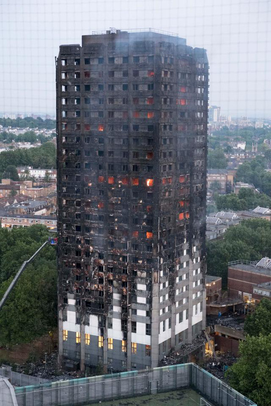Vụ cháy ở London: Hơn 100 người có thể đã thiệt mạng