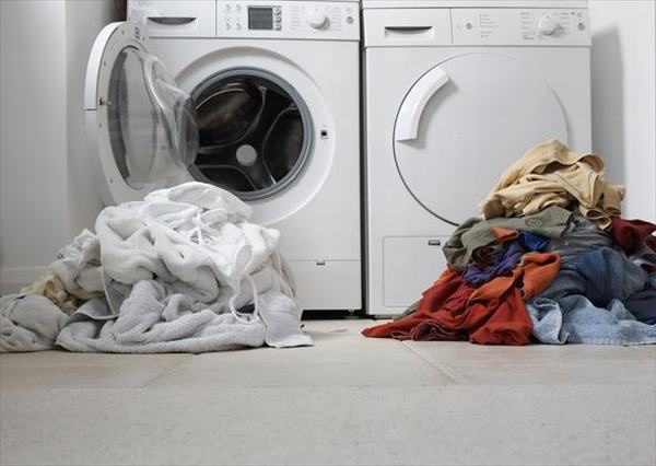 8 tuyệt chiêu để quần áo giặt máy 'luôn thẳng vào nếp' mà không cần ủi