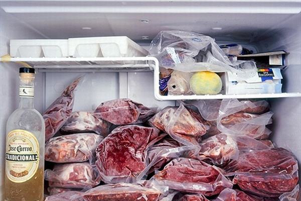 Để trứng, rau, đồ ăn thừa trong tủ lạnh: Nhiều người mắc sai lầm mà không biết