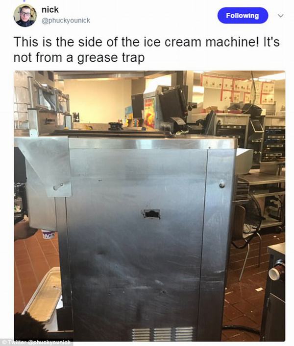 Tháo khay đựng từ máy làm kem McFlurry của McDonald's, không ai tin vào mắt mình khi thấy thứ này