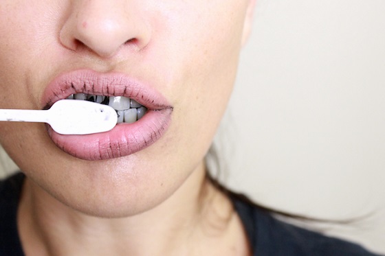 5 cách đơn giản giúp răng trắng sạch bất ngờ