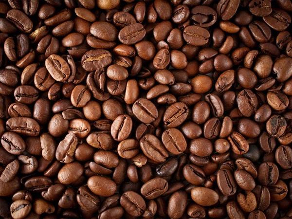 Giá nông sản hôm nay 24.8: Thị trường cà phê chao đảo, tiêu đứng im