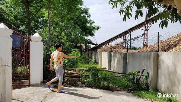 Hà Tĩnh: Nhà máy gây ô nhiễm hứa chuyển địa điểm, dân tiếp tục kêu cứu
