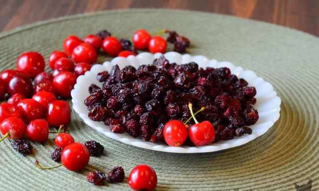 Hạt quả Cherry độc đến mức nào khiến một người trưởng thành suýt tử vong?
