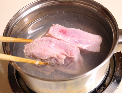 Thói quen chế biến thịt lợn 99% bà nội trợ Việt đang 