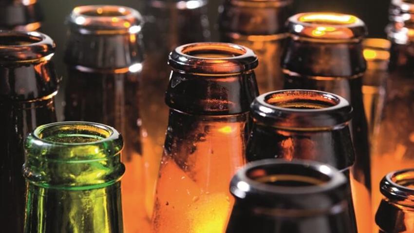 Dán nhãn bia, mỗi chai bia ‘cõng’ thêm chi phí gần 200 đồng