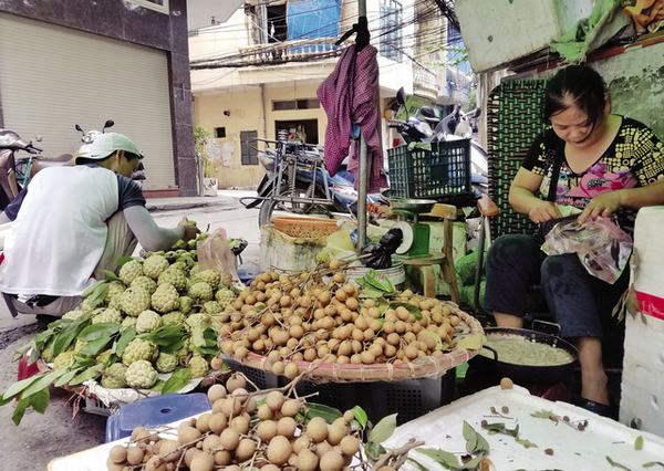 Hà Nội: Nhiều người sốc vì bán trái cây phải có đăng ký kinh doanh