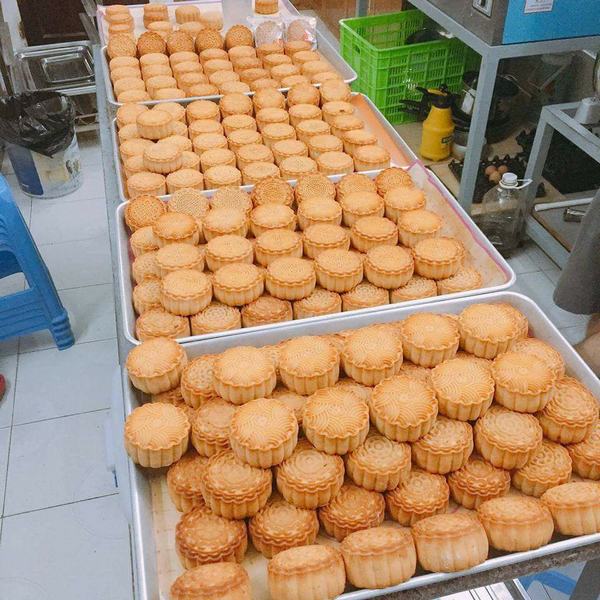 Khó kiểm soát chất lượng bánh trung thu bán online