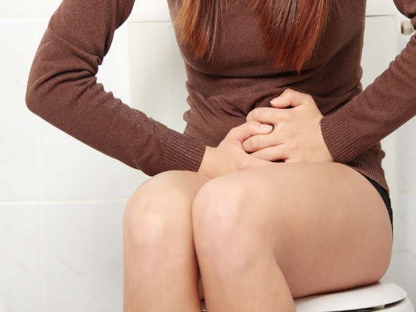 Nước tiểu có bọt: Dấu hiệu cảnh báo bệnh mọi phụ nữ cần lưu ý