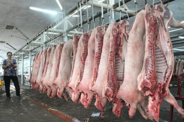 Giá tăng mạnh, người Sài Gòn giảm mua thịt sau vụ heo bị tiêm thuốc