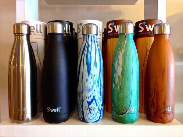Hoa Kỳ: Thu giữ hàng ngàn chai nước giả mạo thương hiệu S'Well