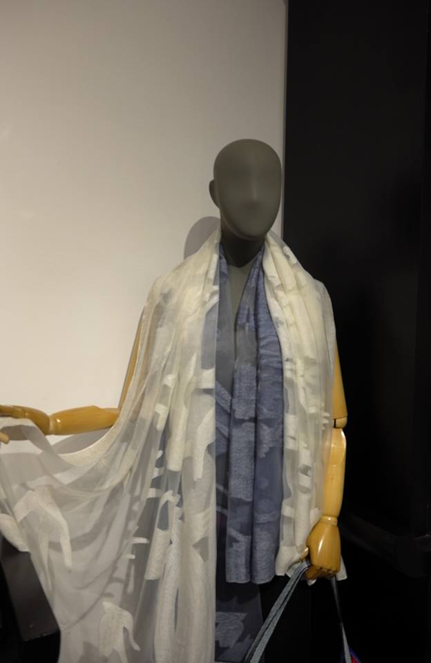 Trước khi bị tố bán khăn Made in China, khăn lụa Khải Silk đắt đỏ như nào?