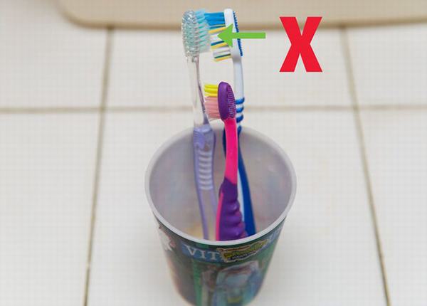 Xua tan nỗi lo ngại bàn chải đánh răng bẩn bằng cách cực hay và vô cùng đơn giản sau