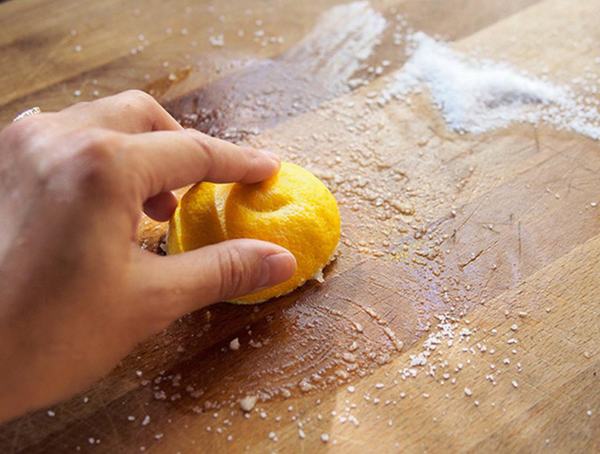 3 cách tẩy sạch vết bẩn trong nhà bếp bà nội trợ không thể bỏ qua
