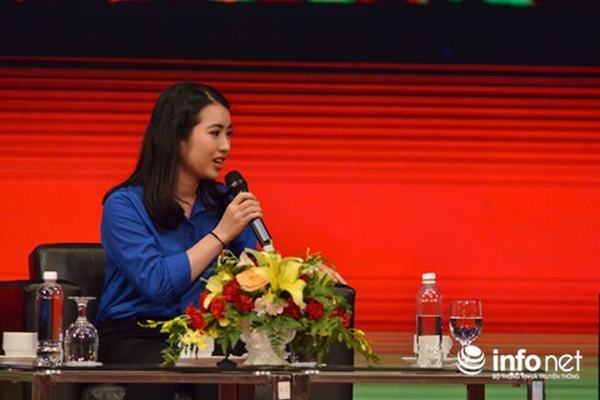 Cô gái được chọn lên ngồi đối thoại trực tiếp cùng tỷ phú Jack Ma là ai?