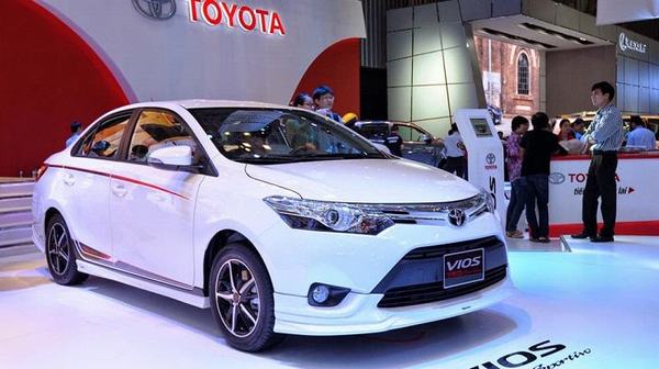 Hàng loạt xe Toyota tiếp tục mạch giảm giá trong tháng 11