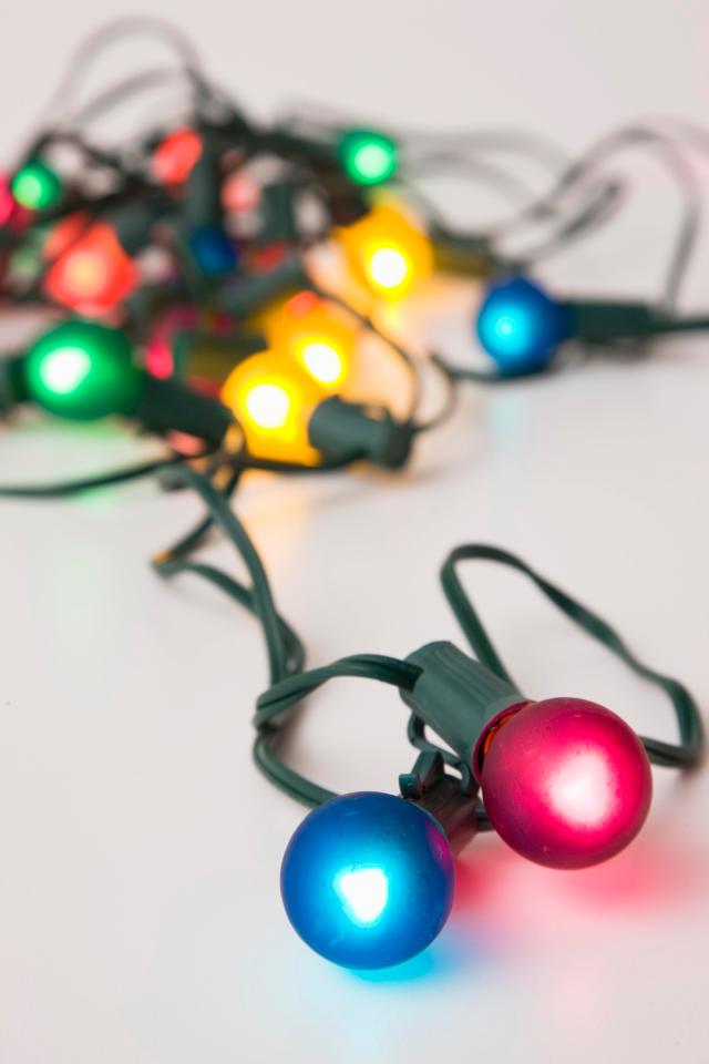 Nước Anh cảnh báo nguy cơ gây cháy với những dây đèn nháy mùa giáng sinh