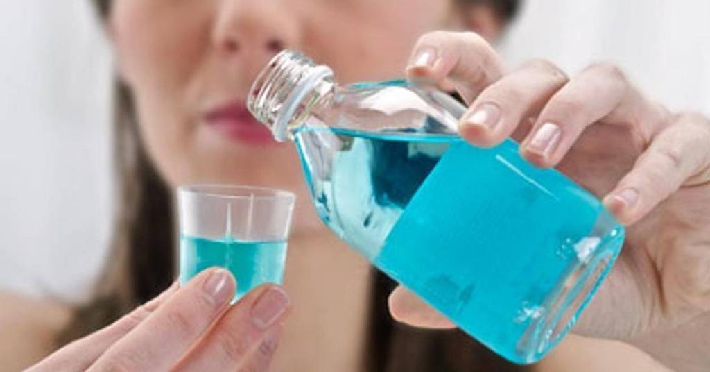 Nước súc miệng giết chết lợi khuẩn trong miệng, gây ra bệnh béo phì và tiểu đường