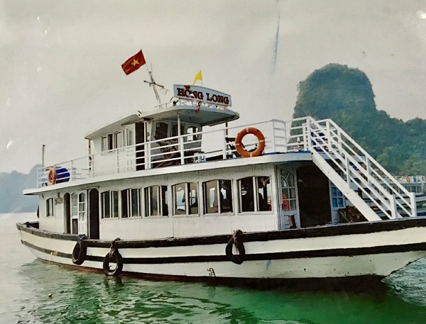Quảng Ninh: Đình chỉ 2 tàu du lịch vì nhập nhèm tính phí bữa ăn