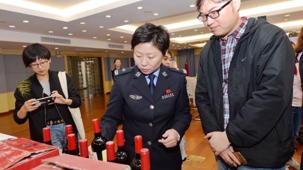Trung Quốc thu giữ 14.000 chai rượu Penfold giả mạo
