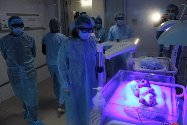 Vi khuẩn kháng thuốc báo động toàn cầu có thể 'lấy mạng' trẻ sơ sinh nhanh chóng