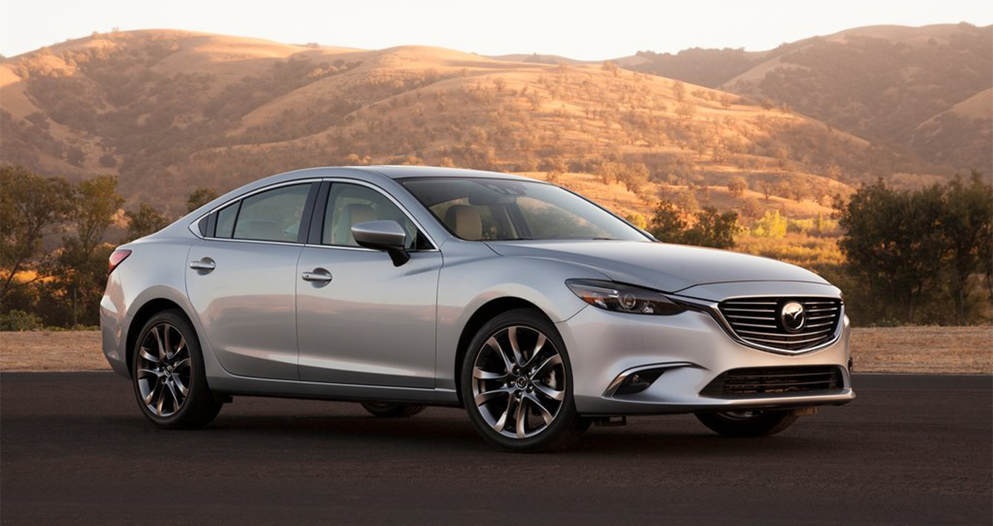 Vừa đầu tháng tăng giá, cuối tháng Mazda đã giảm giá 'sập sàn'