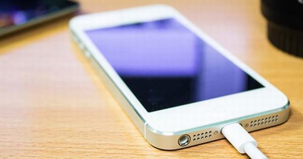 5 mẹo đơn giản giúp sạc iPhone nhanh hơn 40%