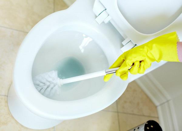 Mẹo làm sạch “tất tần tật” mọi thiết bị nhà tắm chỉ trong nháy mắt