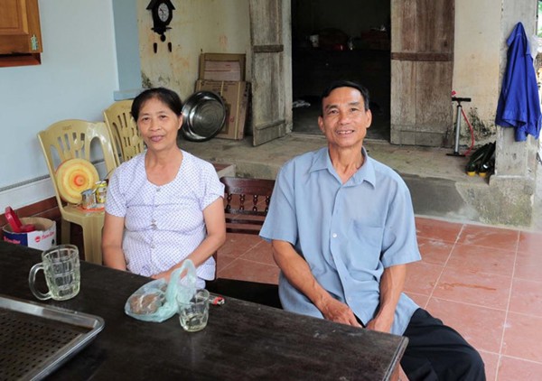  Bố mẹ Công Phượng trong ngôi nhà nghèo ở huyện Đô Lương, Nghệ An. Ảnh internet 