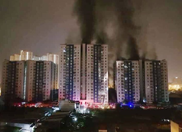 Kinh hoàng cháy chung cư ở Sài Gòn, 13 người chết: Đêm trước cư dân còn bức xúc...