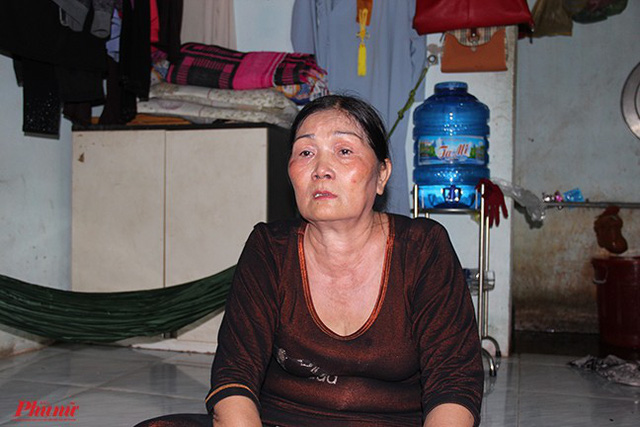  28 năm trước bà Vũ Thị Thi (59 tuổi, nhà ở xã Nhị Bình, huyện Hóc Môn, TP.HCM) hồi hộp chờ con chào đời, 28 năm sau bà sợ thời gian qua nhanh vì con bà đang mang bản án tử hình. 