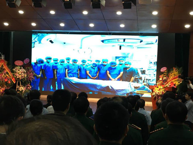 Phút mặc niệm tưởng nhớ Thiếu tá Lê Hải Ninh, chiều 28/3, tại Bệnh viện 108.