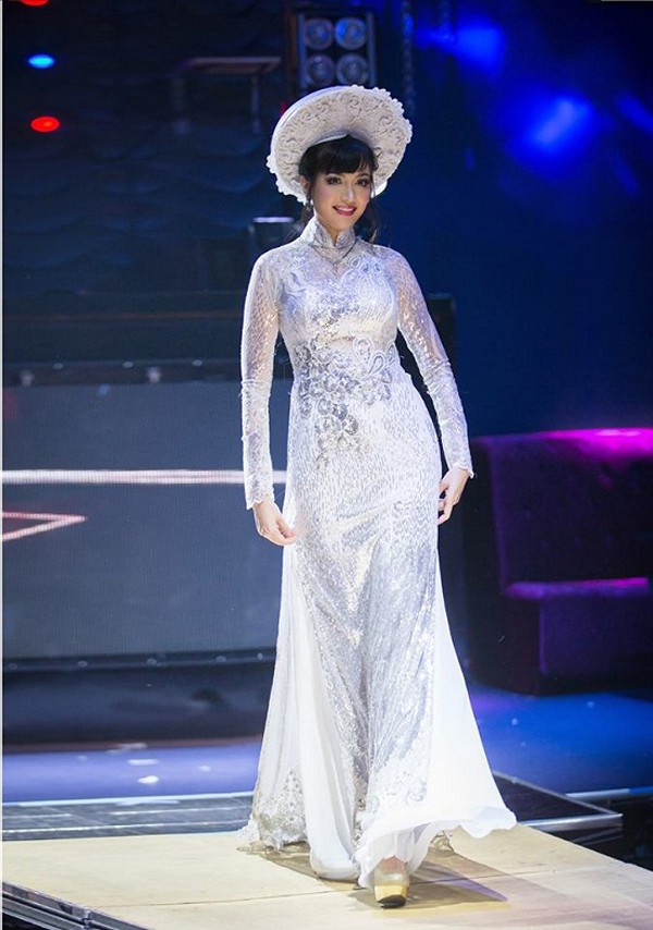  Hoa hậu Việt Nam 1996 tái xuất trong một sự kiện thời trang tại Mỹ thời gian gần đây. 