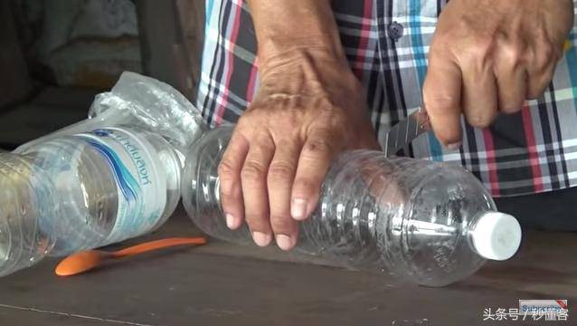 Cách người Thái diệt trăm con gián chỉ với một chai nhựa khiến cả thế giới muốn học theo
