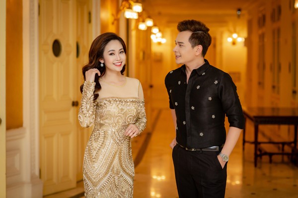  MC Danh Tùng và MC Thùy Linh được xem là cặp đôi đẹp của nhà đài VTV. 