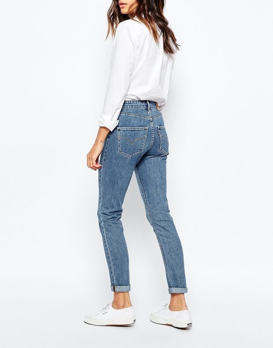 Chọn quần jeans chỉ cần chọn kiểu quần có đường may này, vòng 3 của bạn sẽ được nâng lên tức thì
