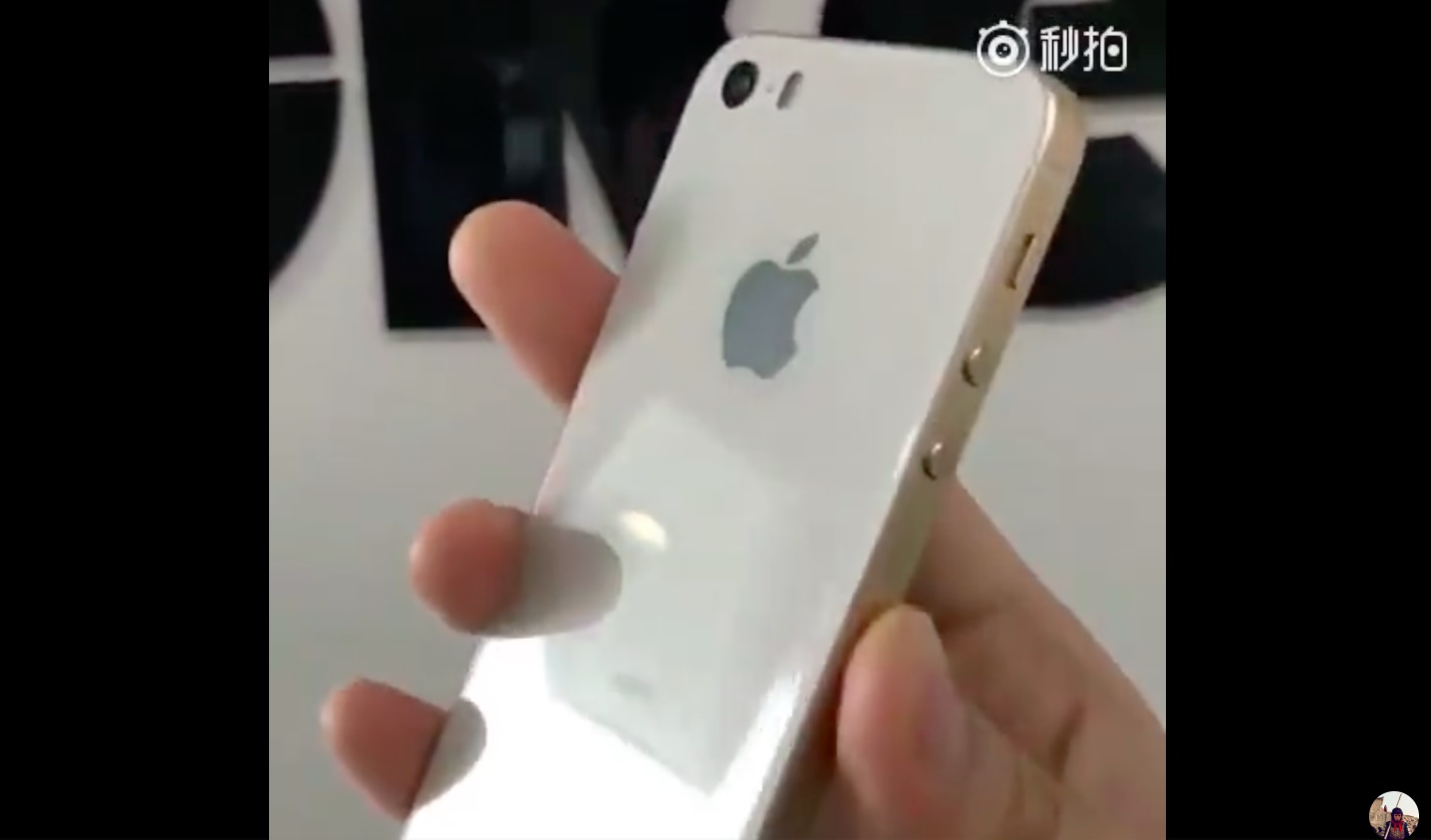 iPhone SE 2 rò rỉ hình ảnh thực tế với jack cắm tai nghe 3.5mm