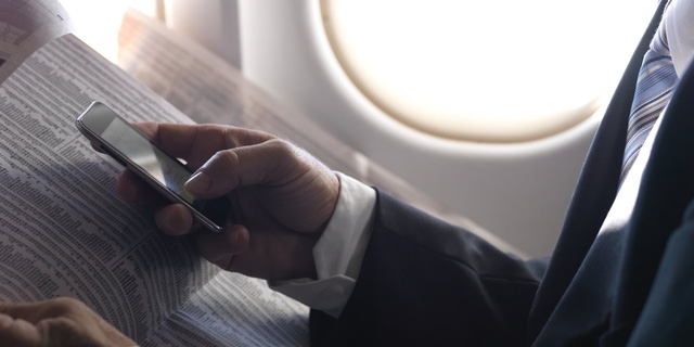 Không tắt điện thoại di động trên máy bay nguy hiểm đến cỡ nào? :: Một thế giới - Thông tin trong tầm tay