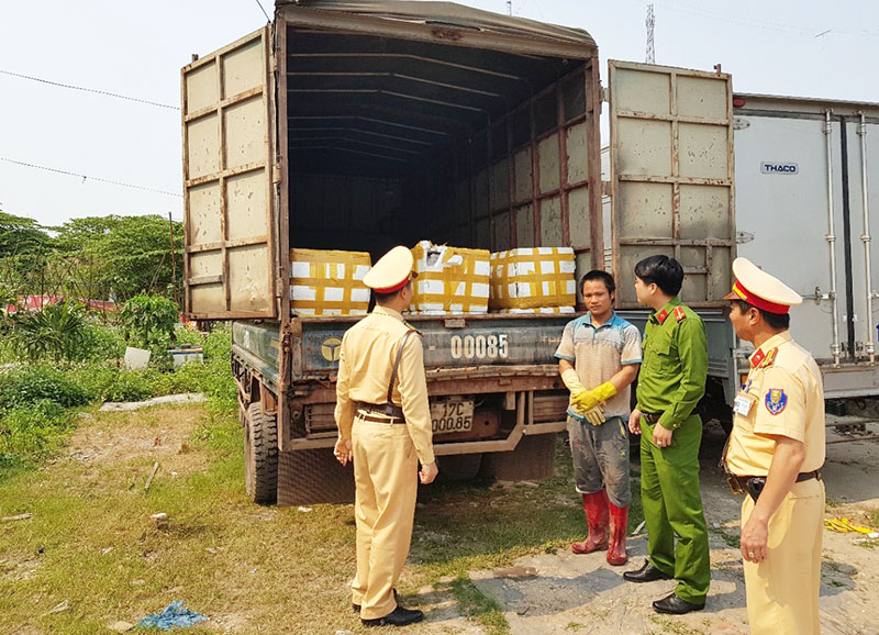 Quảng Ninh: Bắt giữ, tiêu hủy 5 tấn hàu giống nhập lậu từ Trung Quốc